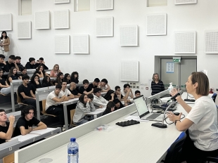 2025 11 05 Dialexi Gia Karkino.jpg