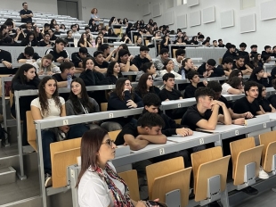 2025 11 05 Dialexi Gia Karkino 6.jpg