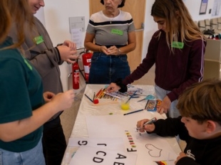 2025 11 10 Evdomada Germanikis Glossas 2.jpg