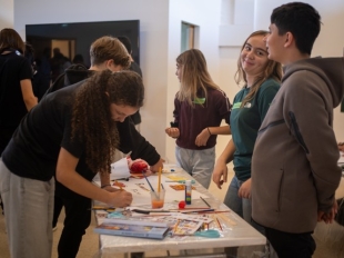 2025 11 10 Evdomada Germanikis Glossas 3.jpg