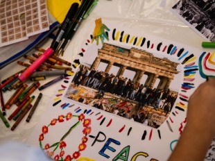 2025 11 10 Evdomada Germanikis Glossas 4.jpg